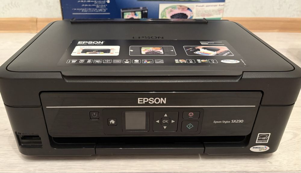 Принтер цветной Epson почти новый