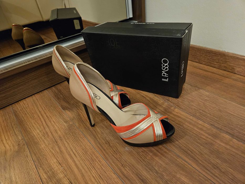 Pantofi Ocazie IL PASSO Masura 39 Nude/Corai/Negru