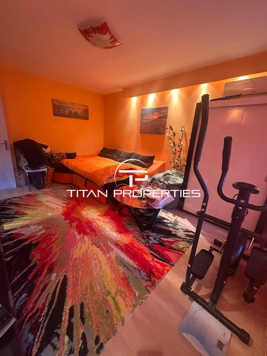 Двустаен апартамент в ж.к Зорница