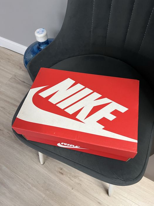 Продам новые оригенал nike