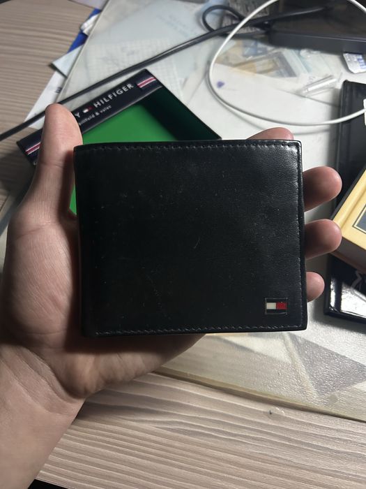 Ориганальный кощелек Tommy Hilfiger