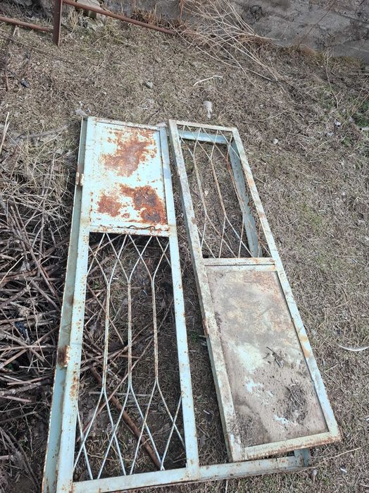 Решетка, дверь металлическая