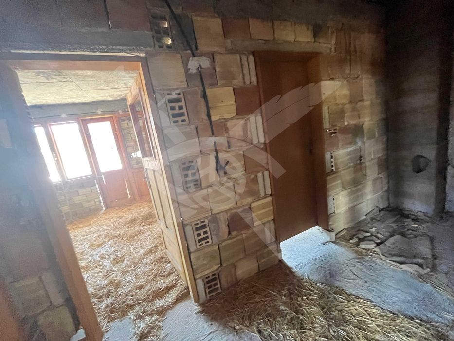 Продава се Къща в Чепеларе - 470 кв.м за 156 €/кв.м - Снимка #4