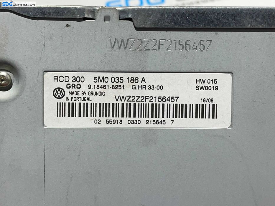 Unitate Radio CD Player RCD 300 Volkswagen Touran 1T1 2003 - 2007 Cod 5M0035186A [L3093]