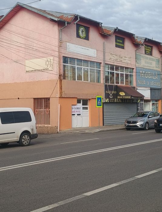 Parter, 36 mp,spațiu comercial ,zona Pavcom,Targoviste