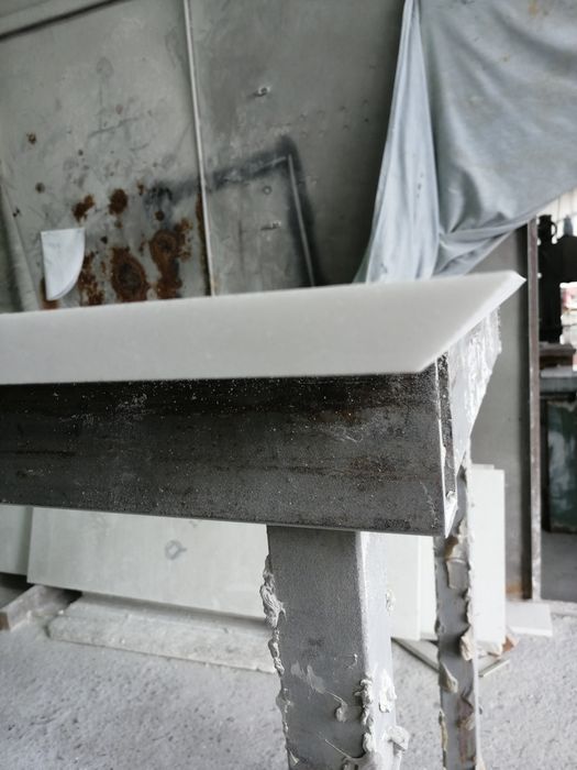 Рязане под ъгъл 45 градуса (герунг) на плочки и камък