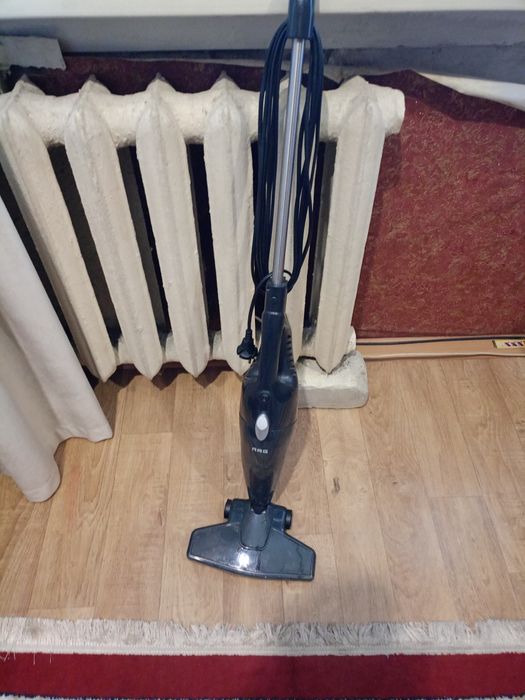 Продам пылесос вертикальный.