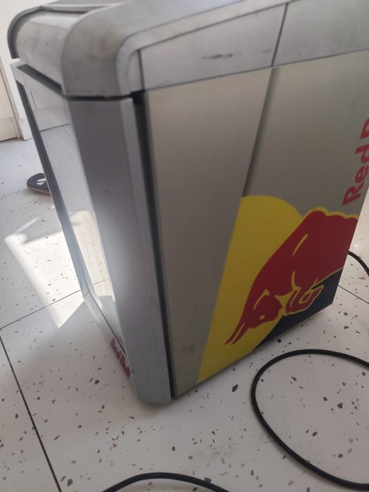 Продам мини холодильник б/у