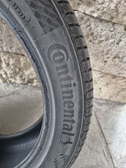 Continental 235/45/19 DOT 0524