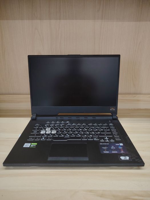 ASUS ROG Strix G512LI, игровой ноутбук