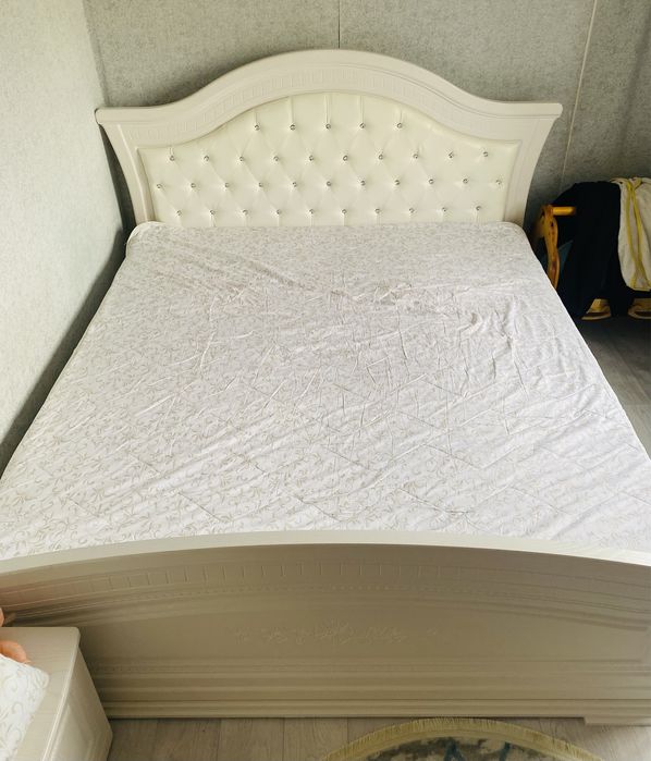 Продам кровать 180х200