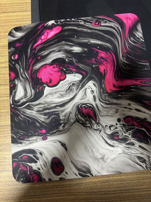 Продам игровой коврик Logitech и Artisan