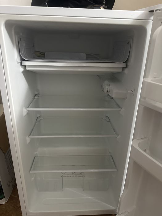 Продам маленький холодильник