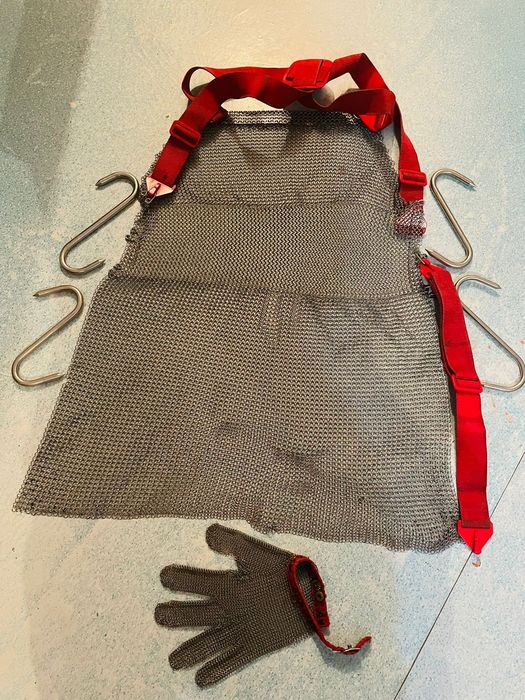 Железный перчатки и фртик крючком