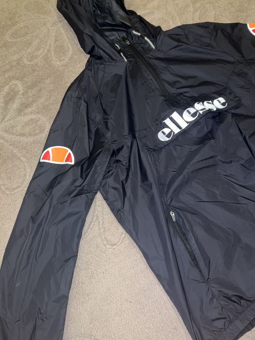 Ветровка  ,,ellesse “