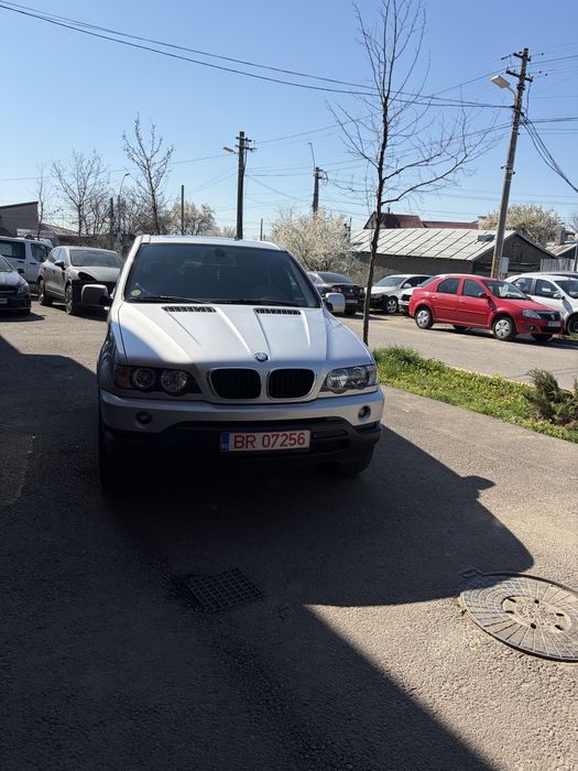 Bmw x5 pentru mai multe detali sunti la nr 0742334014