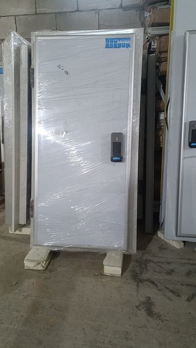 Дверь для холодильник,морозилник