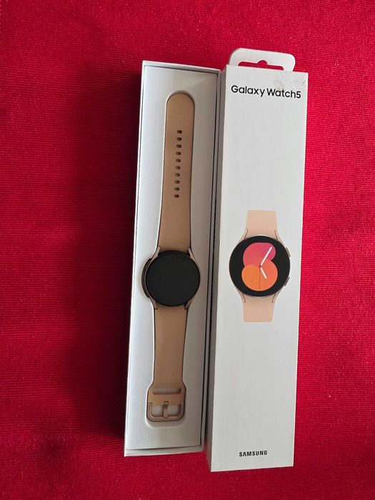 Смарт часовник GALAXY WATCH 5 LTE