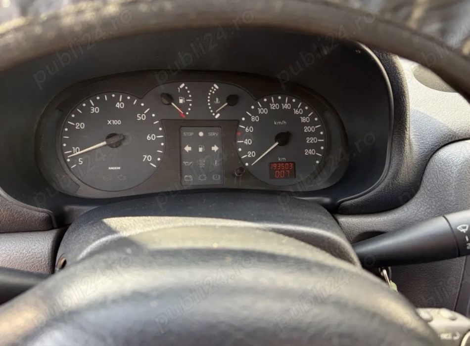 RENAULT Clio 2000 — imagine 4