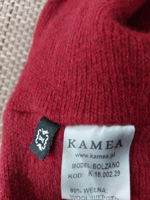 Splendida caciula/bereta grena, dubla, de lana cu impletitura