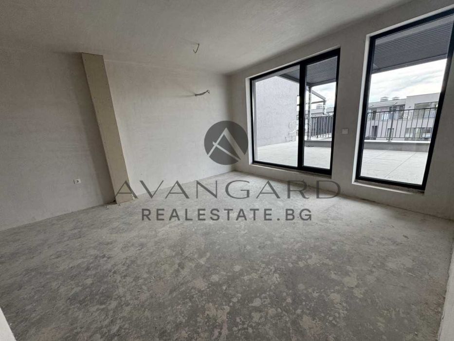 Продава се Тристаен апартамент в Пловдив, Кършияка - 274 кв.м за 929 €/кв.м - Снимка #2