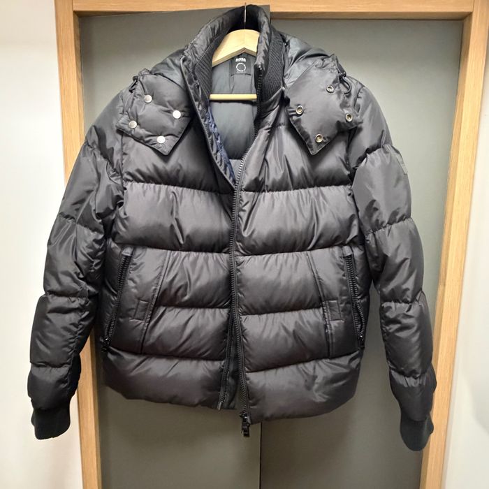 Geacă neagră Puffer de iarnă Hugo Boss, mărimea 50 (M), aproape nouă