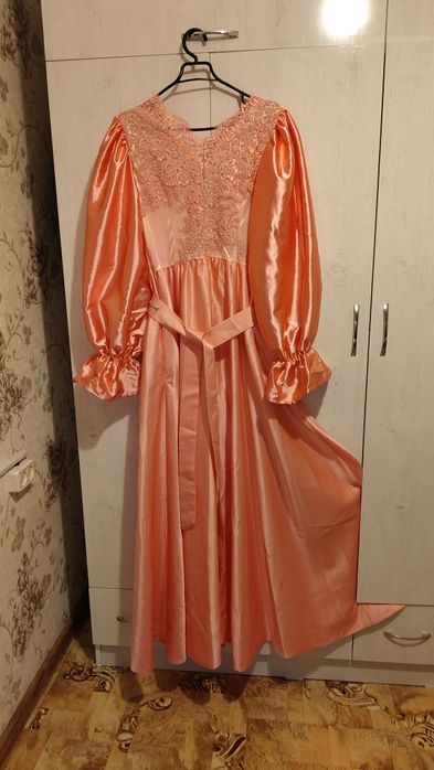 Продам красивое платье