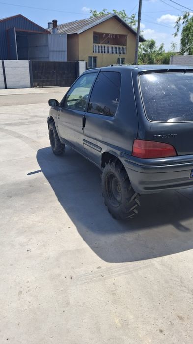 Vând peugeot 106