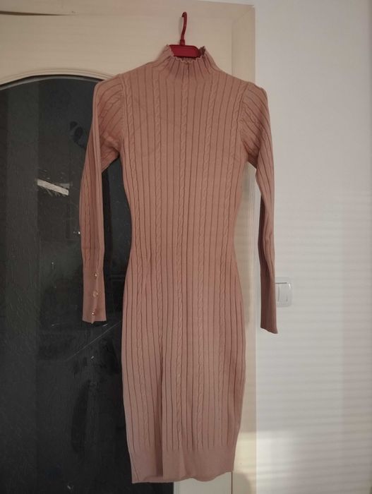 Продавам дамска плетена рокля