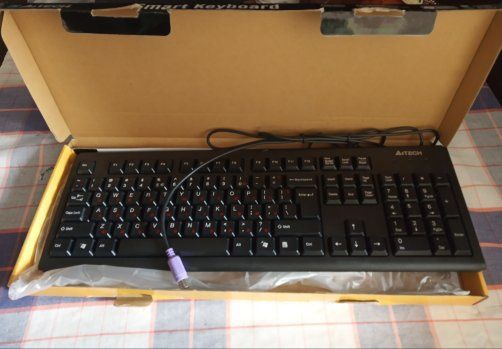 Клавиатура и мишка и уеб камера