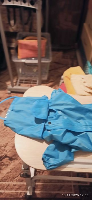 Продавам дъждобран за момиче