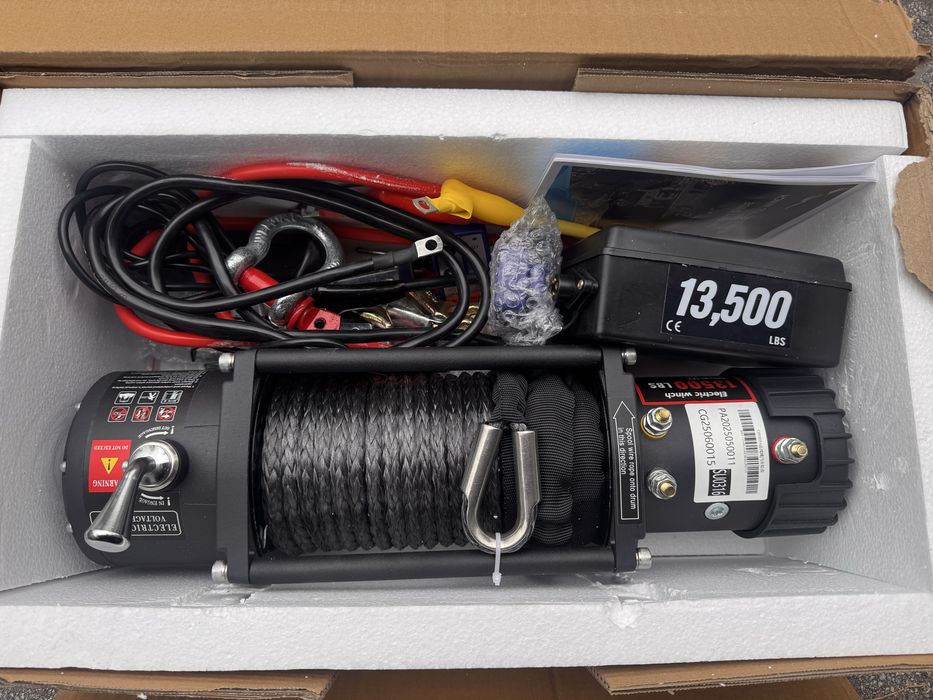 Електрическа лебедка 13.500LB 12V. 27м