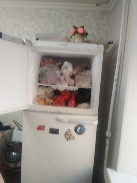 Продаю рабочий холодильник
