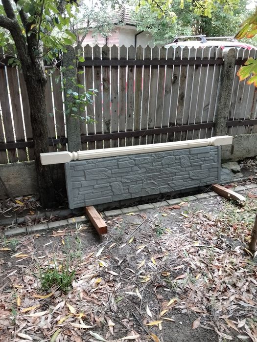 Vând balustri din lemn