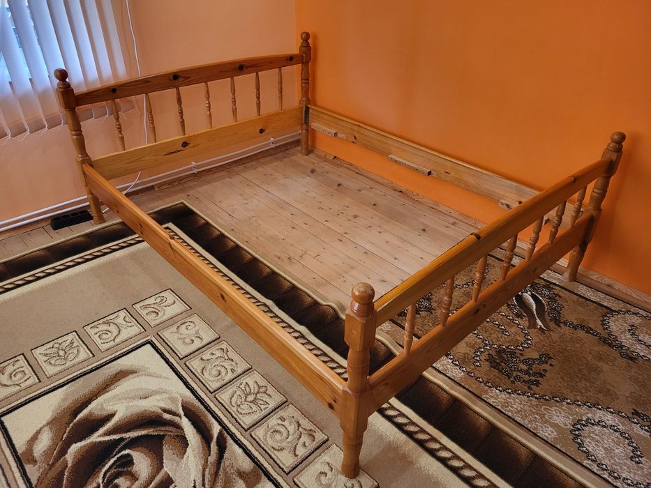 Продавам Спалня, Легло, Чамова рамка за матрак  144/190
