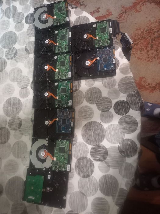 Хард дискове на hitachi и др