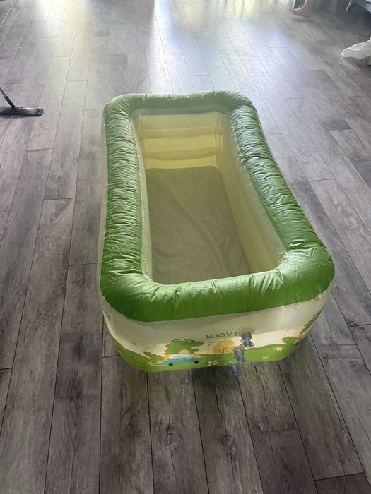 Детский бассейн