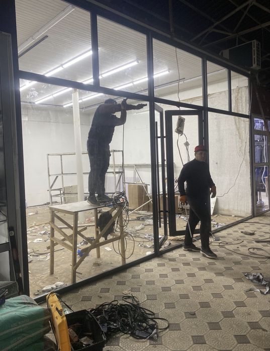 Витражи, перегородки, двери под ключ