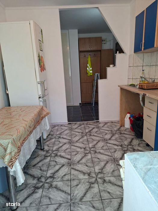 2 camere Rozelor