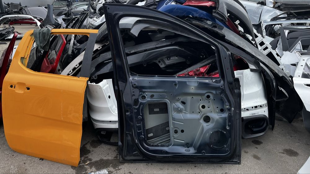 2 броя Предна лява врата за VW Caddy 2k7