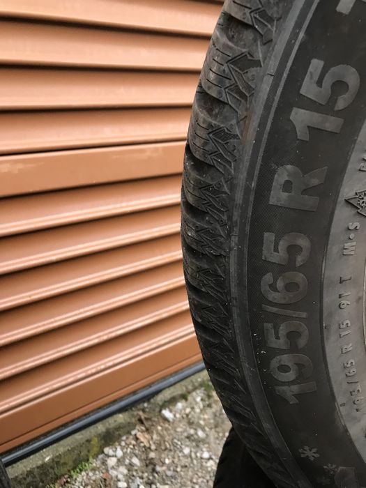 Зимни гуми с джанти 5х108,195/65R15,Пежо 308,2015г.