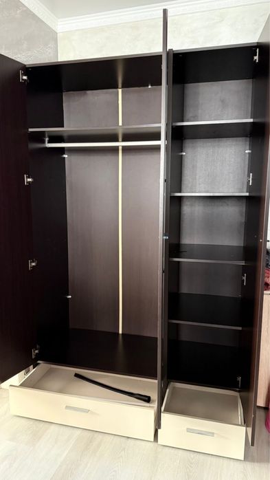 Продаётся вместительный шкаф.