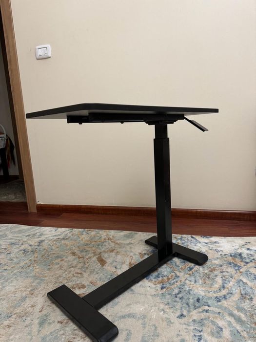 Функциональный столик для ноутбука