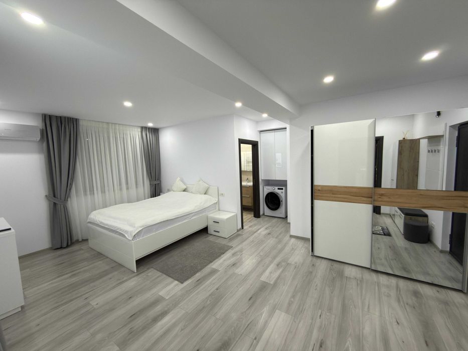 Garsoniera de lux in bloc nou privat cu curte proprie zona stadionului