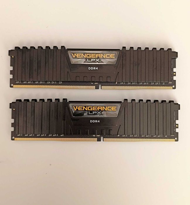 Рам Памет 16GB (2x8GB) DDR4 3600 MT/s Corsair Vengeance LPX C18