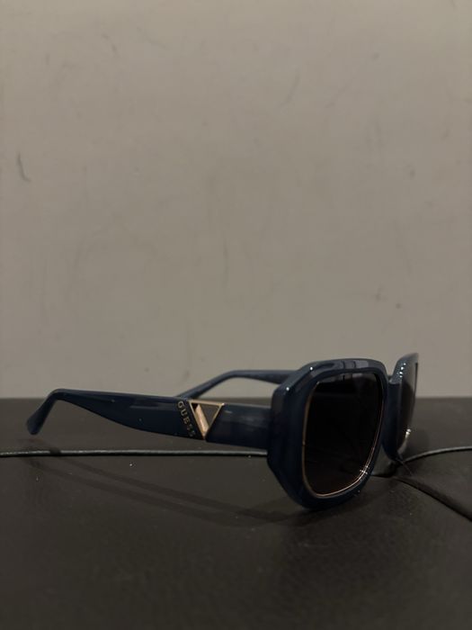 Guess очила, оргинална кутия и кърпичка