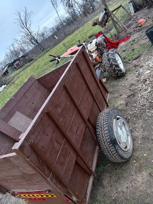 Vând  motocultor  cu remorca