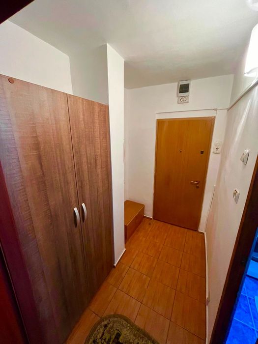 Particular, închiriez garsonieră