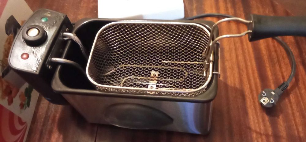 Фритюрник  Crown