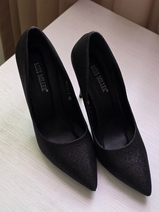 Продам шикарные туфли лодочки